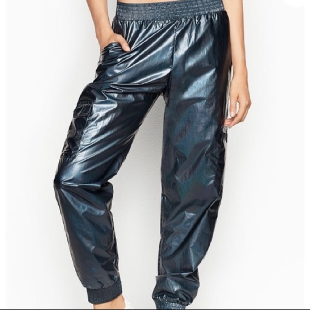 2/$70 🌺 VS Sports Track Pants - Size S